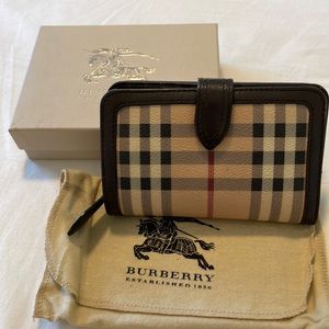 Burberry wallet with dust bag and box